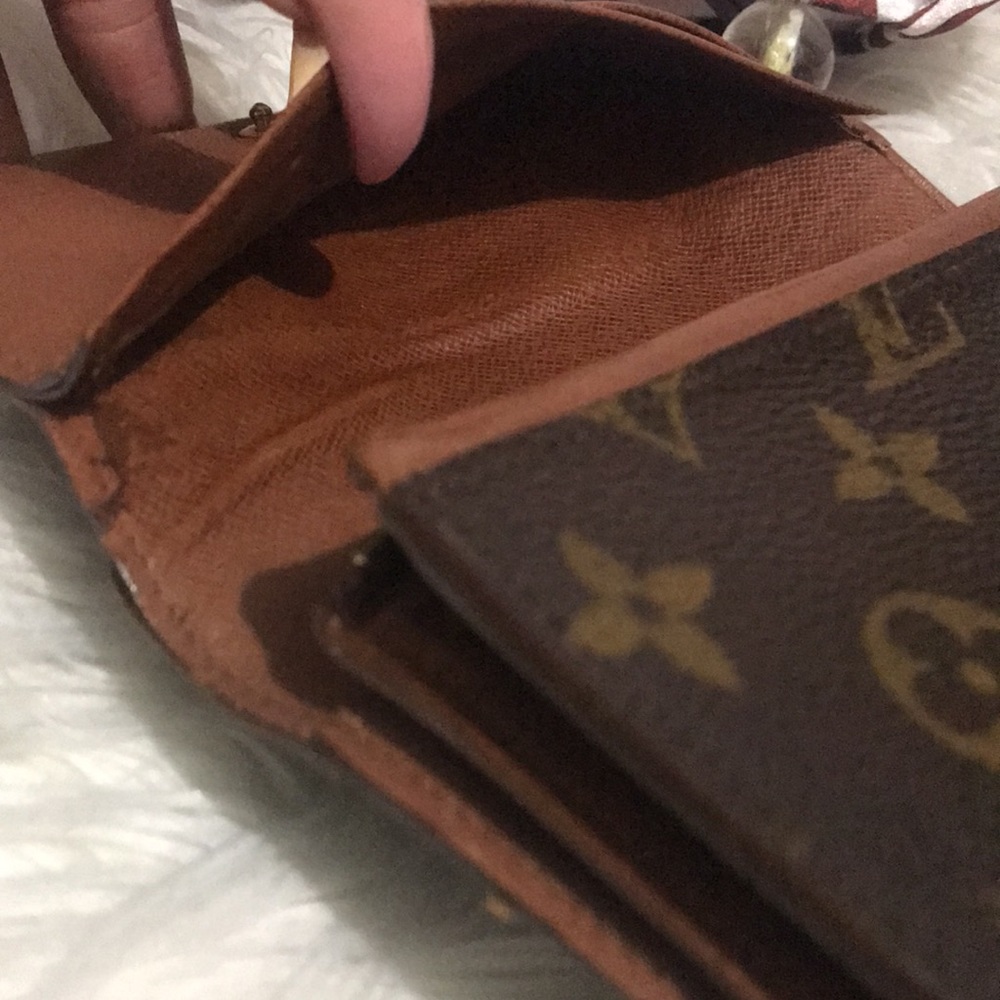 🚨SOLD🚨Authentic Louis Vuitton Monogram Tresor - Picture 9 of 16